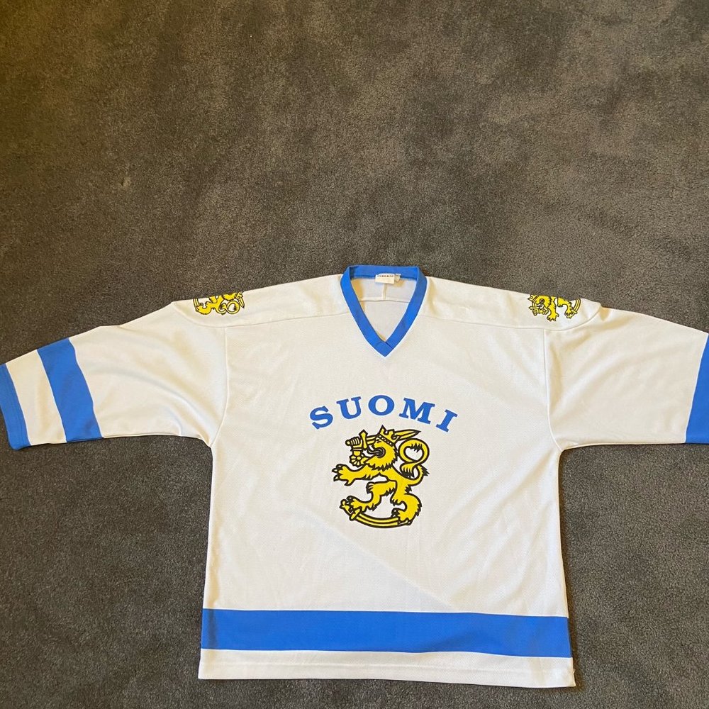 Rare and Vintage Team Finland Hockey Jersey Size L